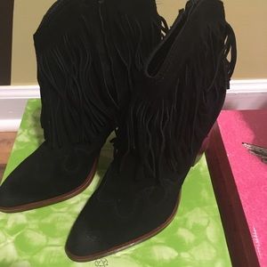 Sam Edelman heeled booties “Benjie”